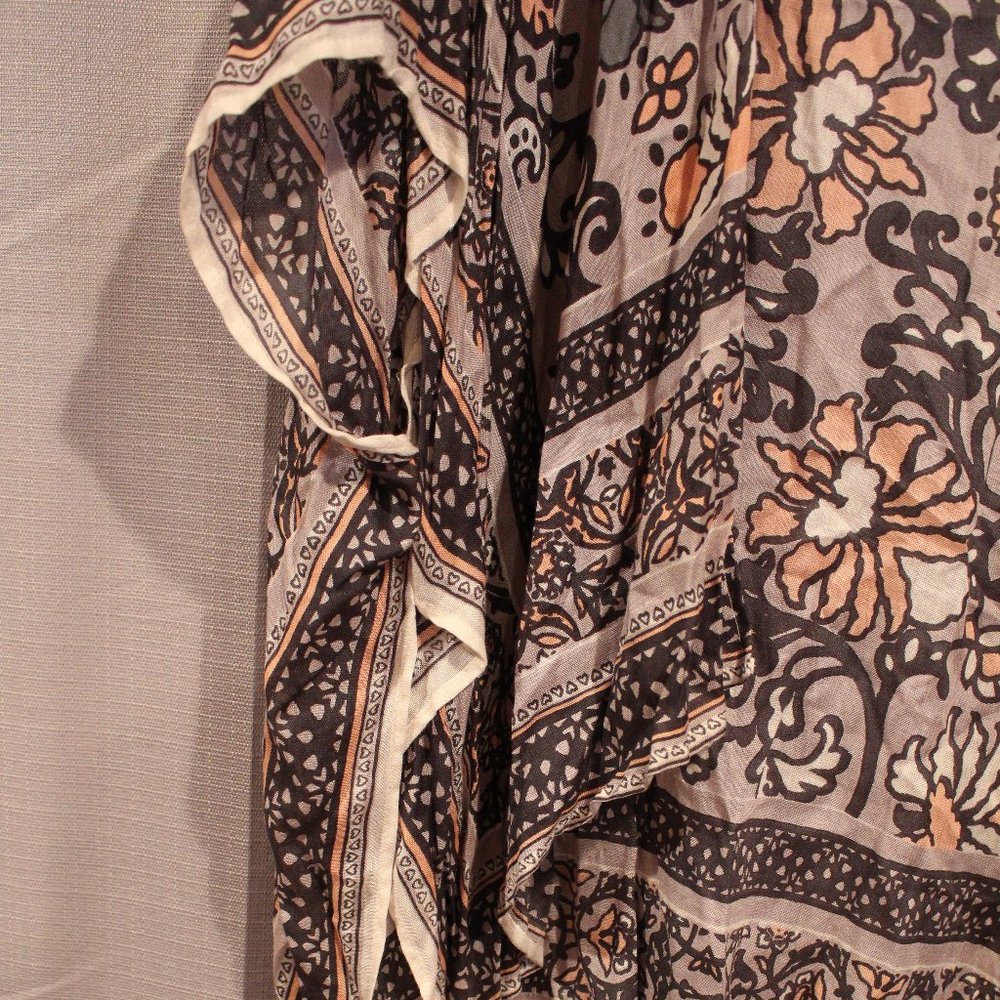 Lauren Conrad Floral Ruana - Picture 5 of 7